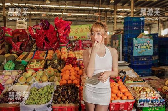 AISS爱丝(钻石版) - 制服下的魅力！看陈雅漫如何轻松点燃这组写真。