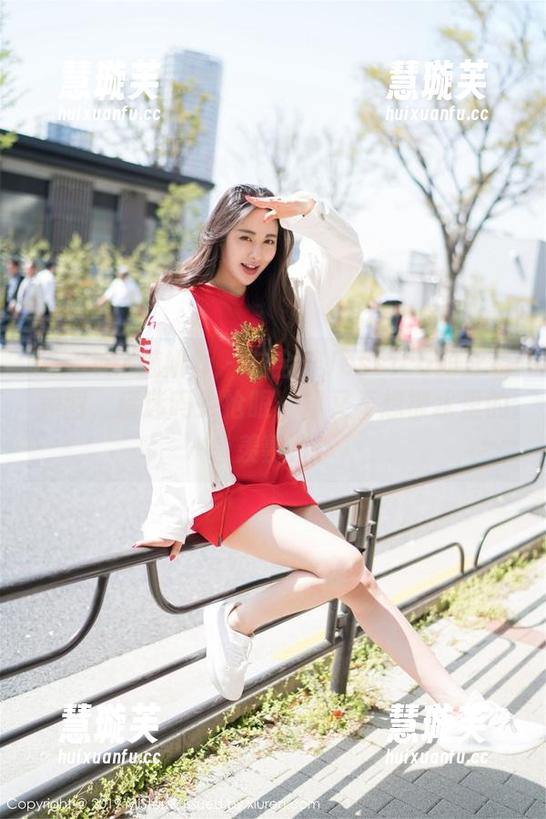 MiStar魅妍社-陆金佳Jessica MiStar魅妍社 - 陆金佳Jessica的泳装美图,精选码头抢眼,却又不想被水里的鱼羡慕了!