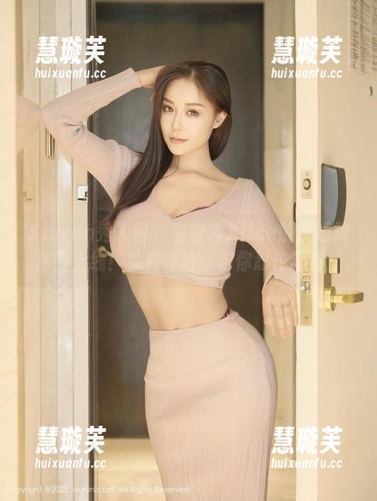Xiuren秀人网-容容容Alice Xiuren秀人网 - 容容容Alice的新短裤套图上线!免费体验,包你忍俊不禁!