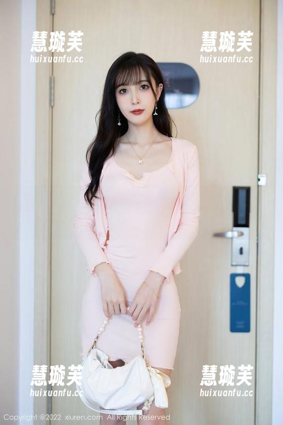 Xiuren秀人网-杨晨晨Yome Xiuren秀人网 - 杨晨晨Yome带来浴缸福利,水花四溅,别有一番风味。