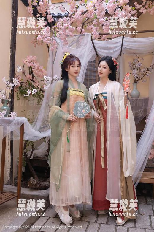 Xiuren秀人网-杨晨晨Yome Xiuren秀人网 - 在私拍中追寻长裙的倩影,杨晨晨Yome的套图闪烁着些许故乡的味道,唔,慢慢撩拨心绪。