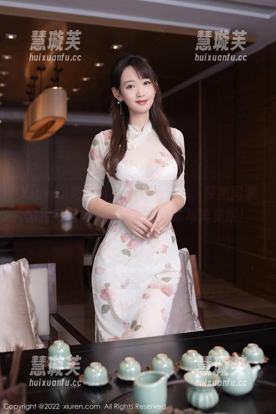 Xiuren秀人网-梦然同学 Xiuren秀人网 - 眼镜不跟风,梦然同学的独特视角,记得下载这本写真集哦!