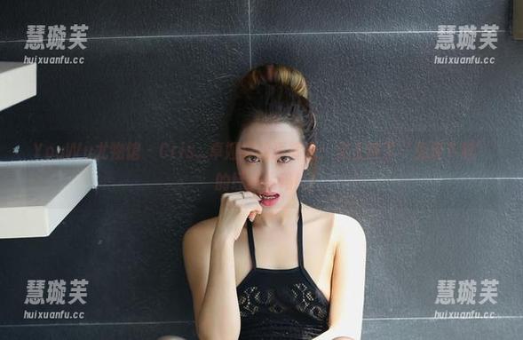 YouWu尤物馆-Cris_卓娅祺 YouWu尤物馆 - Cris_卓娅祺的短裤秀:又上演了‘免费下载’的经典戏码!