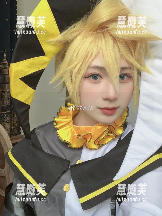 Zyra秋 Zyra秋果然又来了,这黑色兔子cos让我想说,原图也太美。