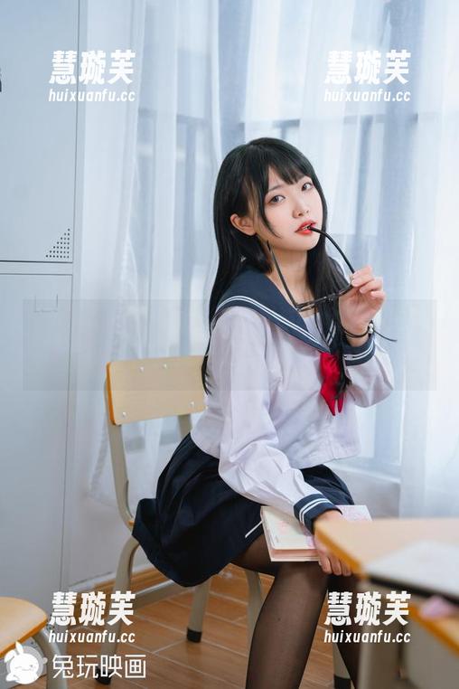 lovely呆玄 lovely呆玄的神奇套图,和学妹一起走出校园,展开一场绅士与淑女的对决!