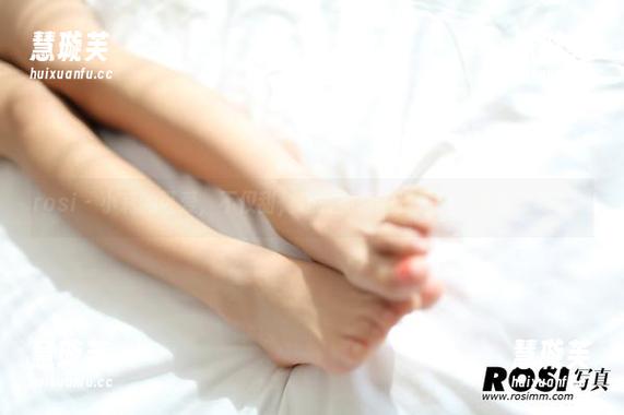 rosi-小莉 rosi - 小莉的可爱,不仅甜,还有免费的资源拿!真有眼福呢。