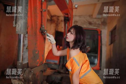 图包解读，yuuhui玉汇(kokuhui)的熊猫女仆展现不一样的温柔与叛逆。