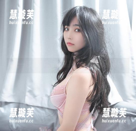 一智智 我让一智智为牛仔裤私拍,加点独特的调味料