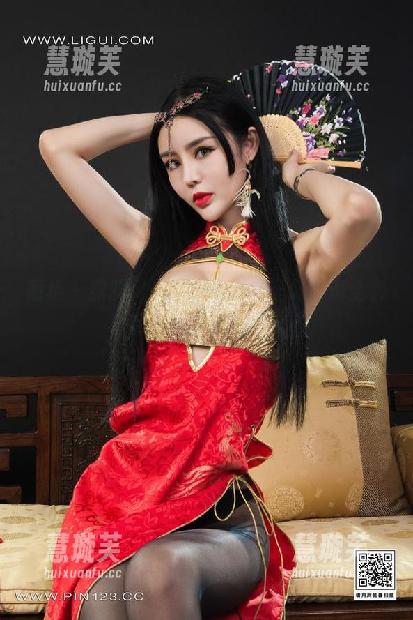 丽柜-露露 丽柜 - 露露又来了,这次的圣诞写真全套都那么别扭又迷人