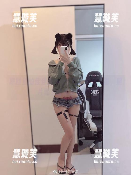 佳佳酱ovo 原图里的佳佳酱ovo:网袜的另一面,照片就交给你想象吧!