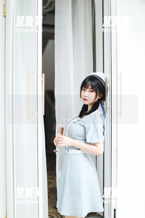 依依超级懒 教室里的偷偷摸摸,依依超级懒的cos时光,写下合格的答案,精选奉上!