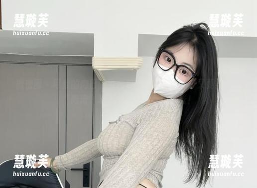 可爱的肉巴 微密圈 - 可爱的肉巴的黑色波点套装写真集:又要被她的“肉肉”吸引了分享给你们几张!