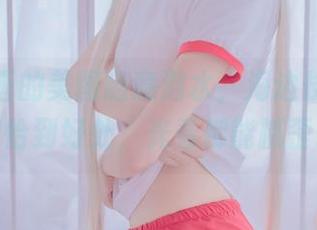 喵糖映画的美图随意潜水,海边长裙摇摆得恰到好处,光看都能腻歪。