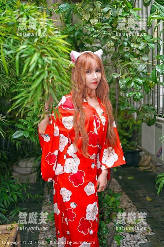 嗲囡囡-施忆佳KITTY 嗲囡囡 - 在校园的角落,施忆佳KITTY的美图大揭露—套图在等你!