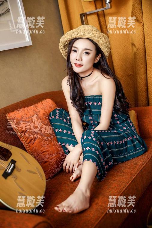 头条女神-申美嫣 头条女神 - 申美嫣和她的网袜,一组原图,在线等你解读。