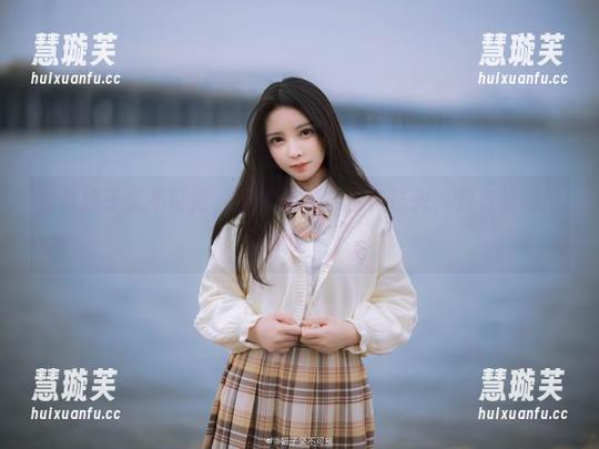 妍子坚不可摧 海与妍子坚不可摧,图集漫游,没有圣光,只有波浪的低语。