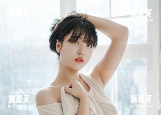 来吧！宋哈娜(송하나)的Rogle-紧身裤合集在等你，下载后你可能会重新审视自己。