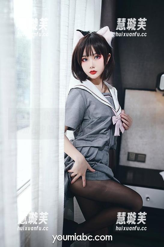 尤蜜荟-何嘉颖 尤蜜荟 - 快来翻翻何嘉颖的高清图册,秘书扮相中的小细节满满让人好奇的事儿