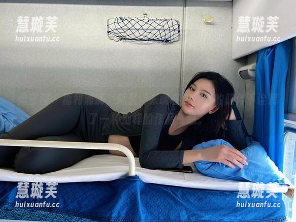 就是阿朱啊 微密圈 - 福利满满,就是阿朱啊在草莓熊的陪伴下诠释了一种别样的作品气息。