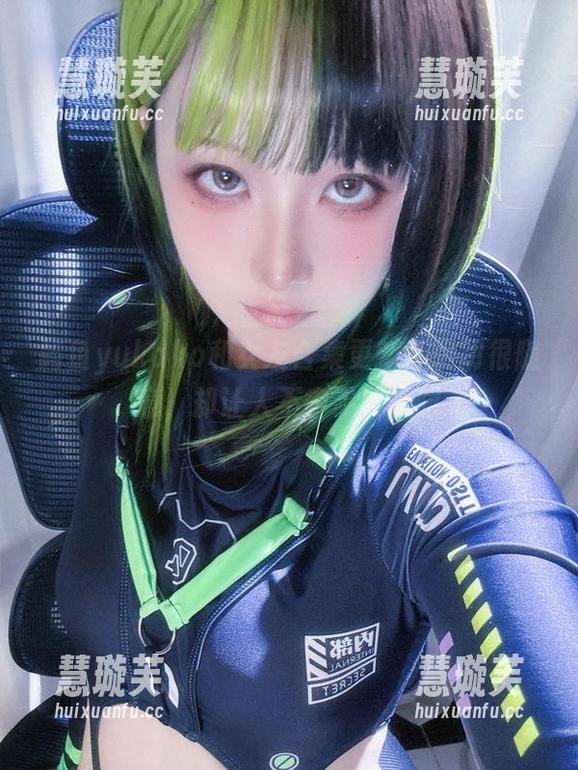 屿鱼yukako 屿鱼yukako和女友合集更新:明明很随意,却让人不容易移开眼
