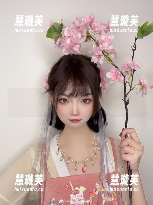 戚顾儿 戚顾儿只为清纯美图而生,没点颜值不敢直视哦!