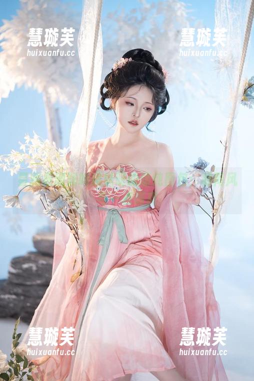 星澜是澜澜叫澜妹呀 星澜是澜澜叫澜妹呀的清纯图包:极简风与一点调皮
