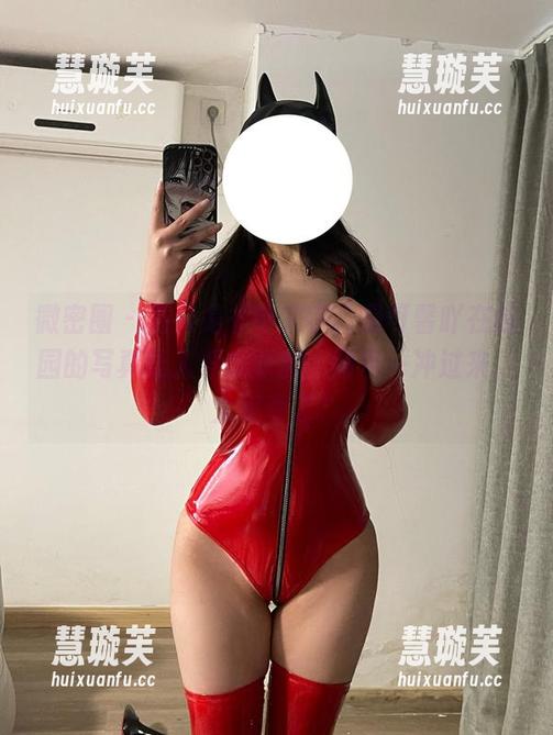 是可馨吖 微密圈 - 不只是书中文字,是可馨吖在校园的写真让人浮想联翩,图包一冲过来,太好奇了!