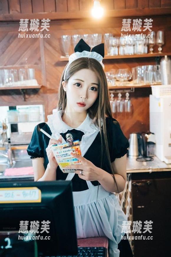 其实我就是想看普美(bomi)的毛衣套图，cos再完美不过了。