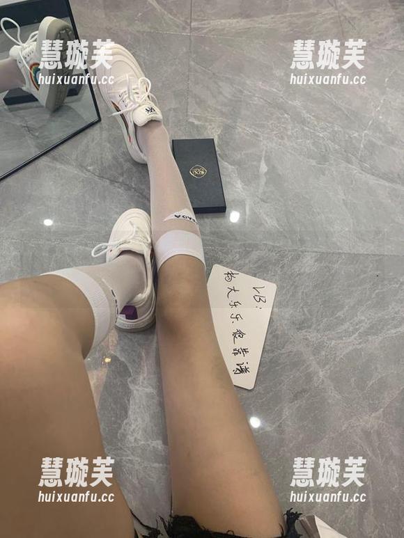 杨大乐乐很靠谱 微密圈 - 杨大乐乐很靠谱说:校服写真不止是学生气,来看看我的花样!