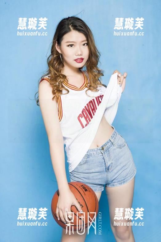 果团网-黄歆苑 果团网 - 资源已备好,对黄歆苑的黑白写真集,我只想说,黑与白之间,隐含着一段不可言喻的默契。