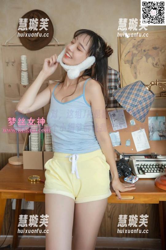 梦丝女神-魏婷婷 梦丝女神 - 对,这组JK是魏婷婷定制的,图片里的每个小细节都让我有点想多解读。