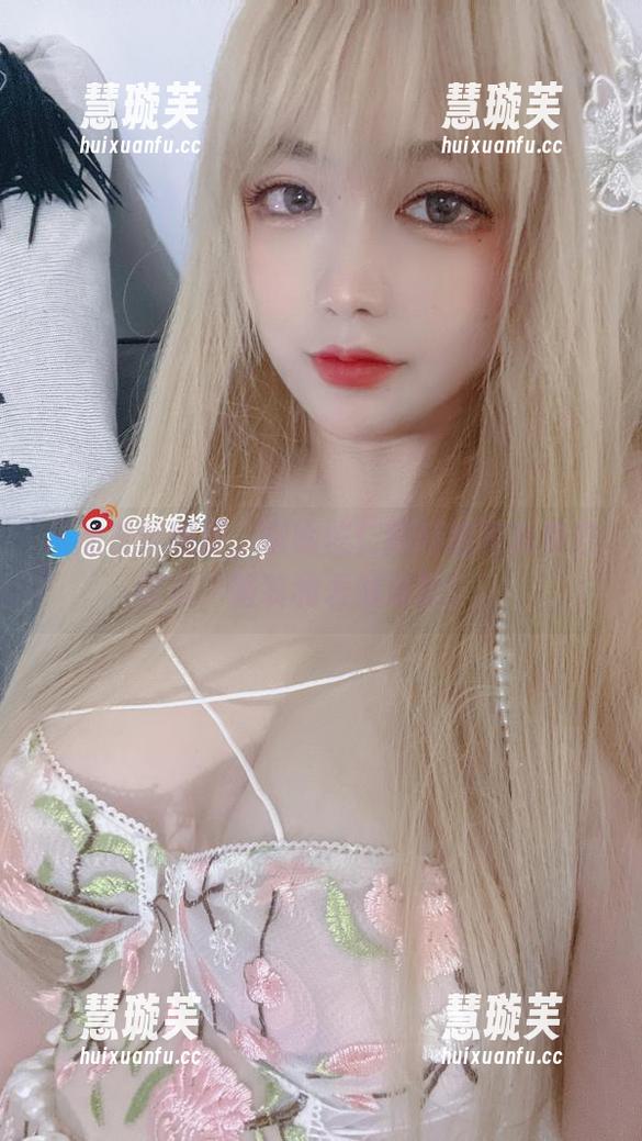 椒妮佐仁 从加贺到刷屏,椒妮佐仁的精选写真集告诉你‘服装和表情最配!’