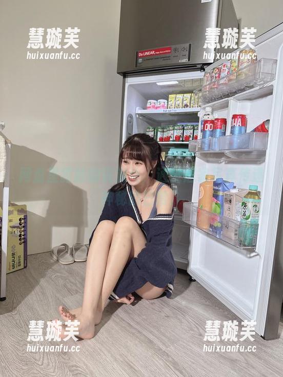 泥泥汝 网盘里露脸的泥泥汝,通过居家写真传递神秘的日常。