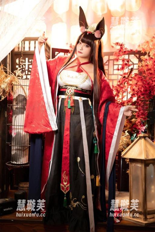 洛璃LoLiSAMA 洛璃LoLiSAMA的狼少女图集,精选中透出一丝妖冶的气息