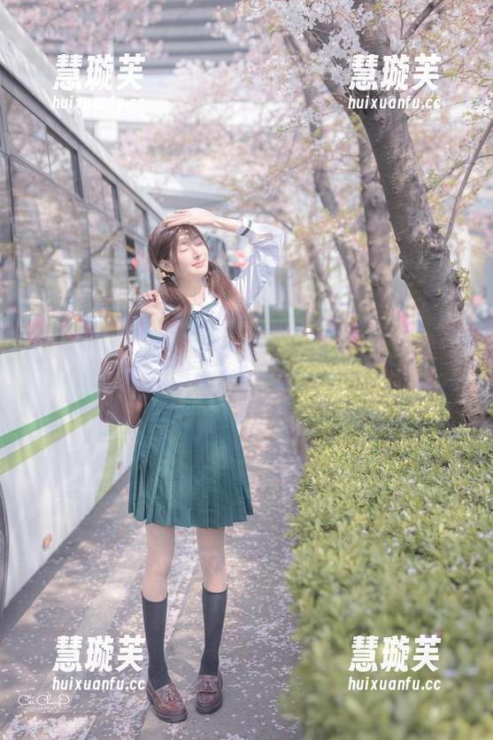 王羽杉 制服加持:王羽杉的壁纸合集,换换心情也不错哦!