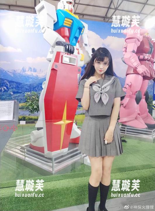 神探火狸狸 当神探火狸狸穿上泳装,作品直接冲浪三米高!