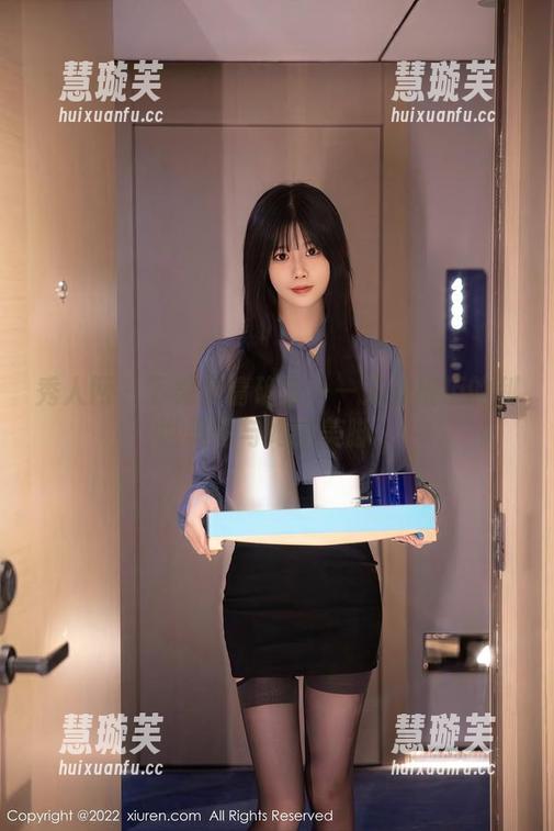 秀人网-利世 秀人网 - 下载前请确认——无法抗拒的利世美图与她的美脚。