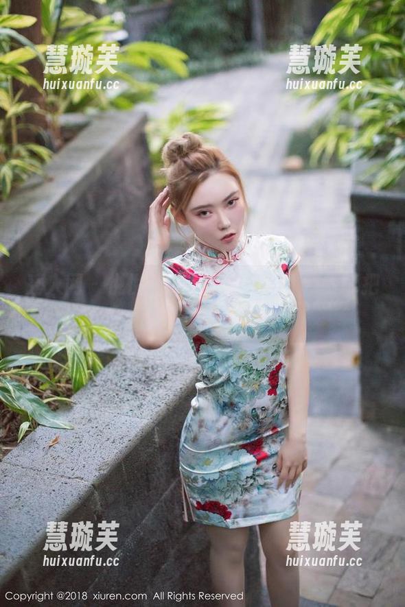 秀人网-悦悦姐 秀人网 - 悦悦姐办公室的美图,似乎能把我吸进去一样