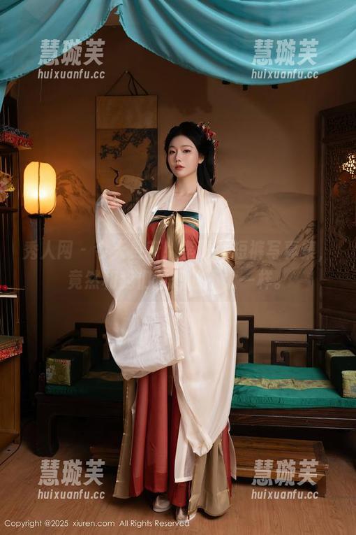 秀人网-李丽莎 秀人网 - 今天更新!李丽莎短裤写真集,竟然和我们预想的不太一样。