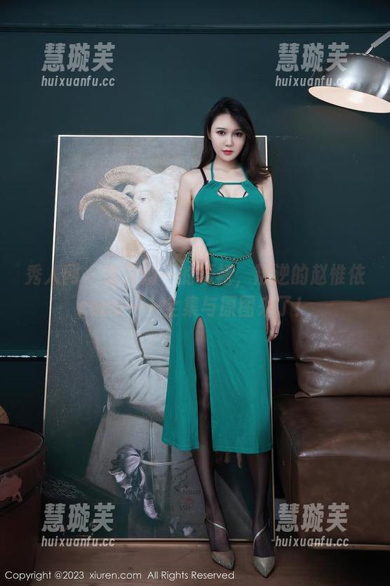 秀人网-赵惟依coco 秀人网 - 整齐划一的短裙,叛逆的赵惟依coco——全集与原图来了!