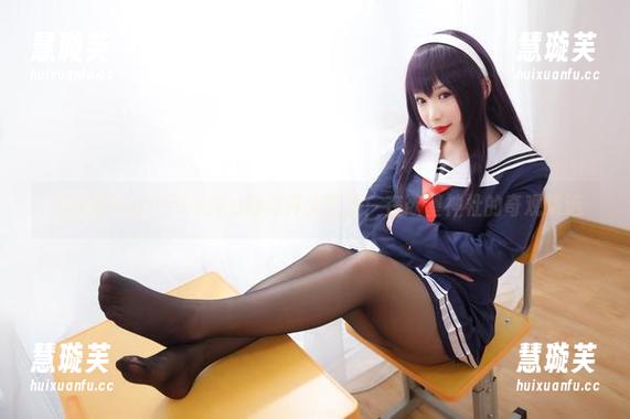 胡桃猫Kurumineko 胡桃猫Kurumineko的写真大冒险:在欲望神社的奇观精选